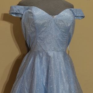 JVN off the shoulder heart cut short dress ice blue size 12
